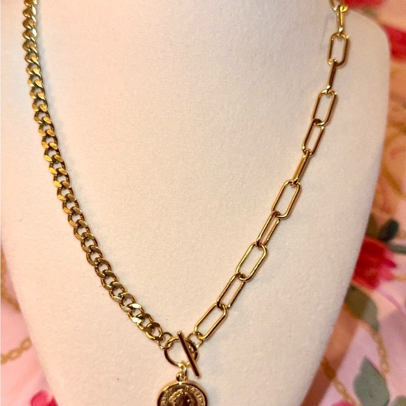 Chic Gold Link Necklace - Picture 2 of 2